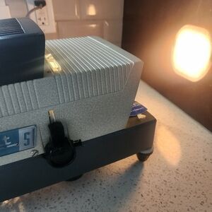 Braun Paximat-S Projector With Original Case+ Remote/Clicker. TESTED. See Video